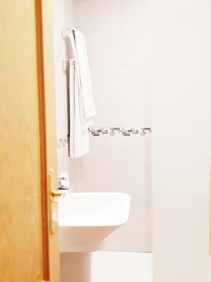 Hostal Puerta Bonita Vista Alegre Madrid Eksteriør bilde