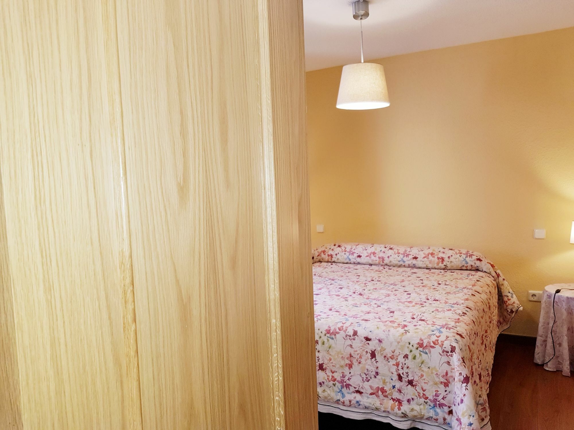 Hostal Puerta Bonita Vista Alegre Madrid Eksteriør bilde