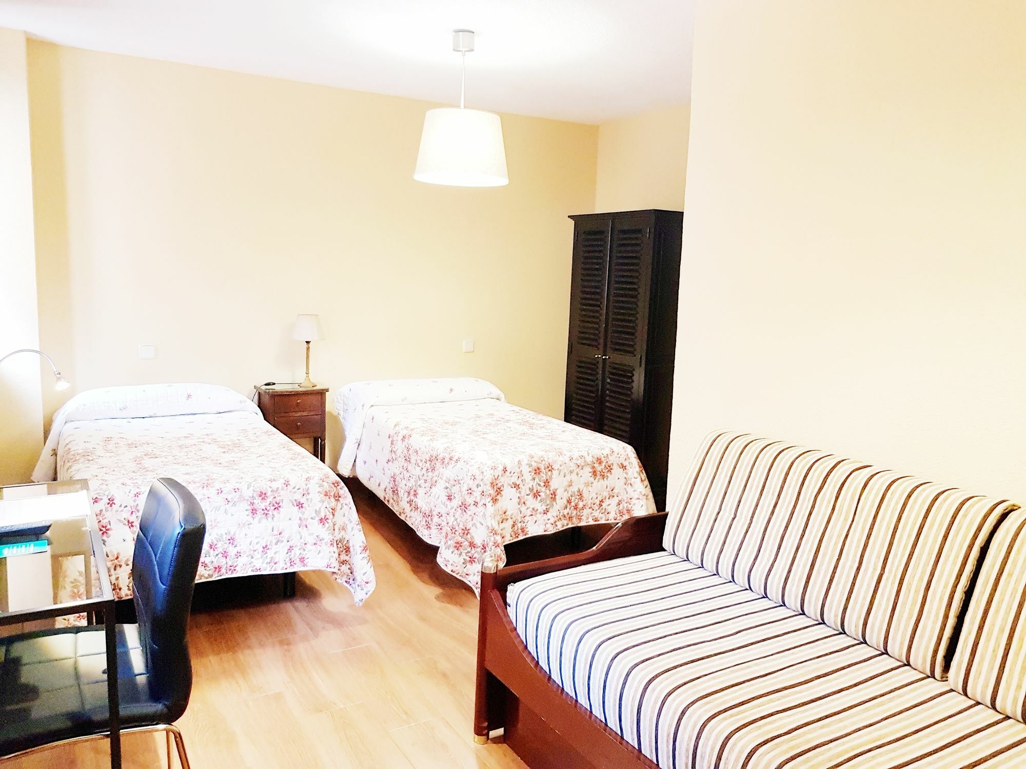 Hostal Puerta Bonita Vista Alegre Madrid Eksteriør bilde