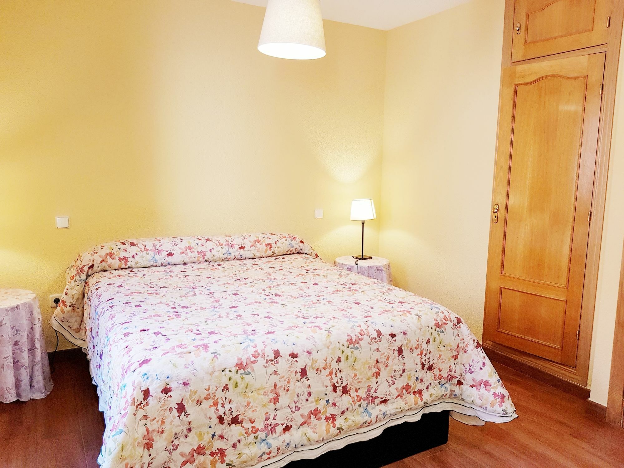 Hostal Puerta Bonita Vista Alegre Madrid Eksteriør bilde